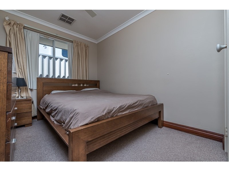 19 Glenfine Way, Carramar WA 6031