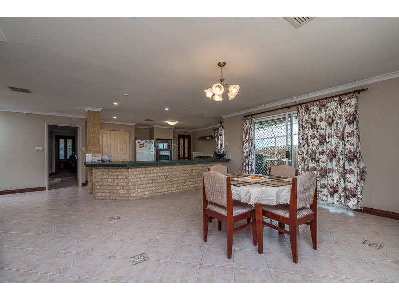 19 Glenfine Way, Carramar WA 6031