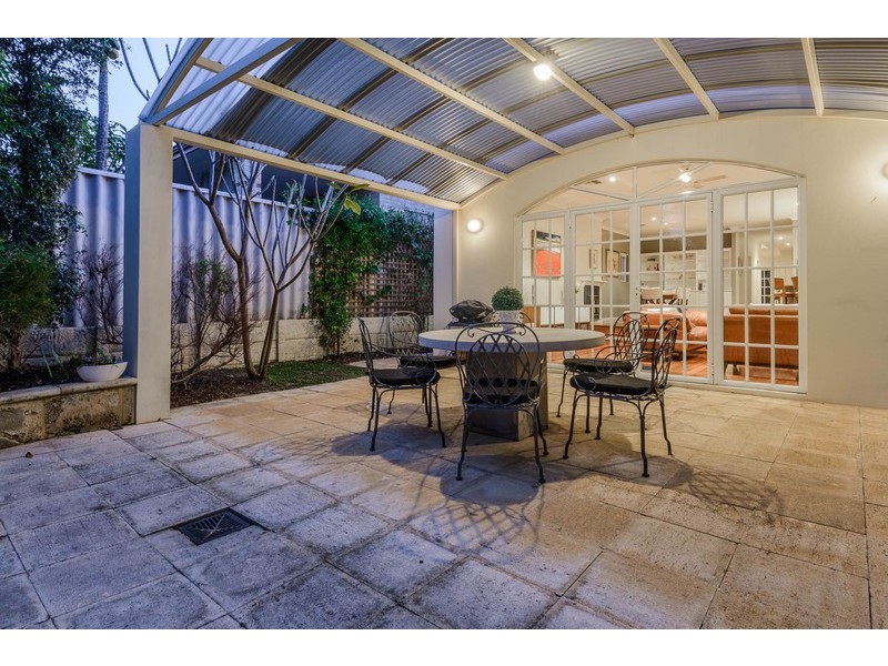 8A Lantana Avenue, Mount Claremont WA 6010