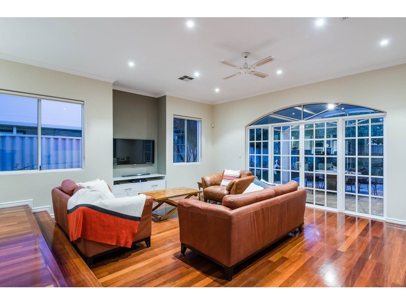 8A Lantana Avenue, Mount Claremont WA 6010