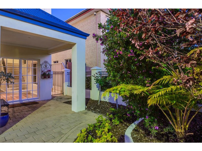 8A Lantana Avenue, Mount Claremont WA 6010