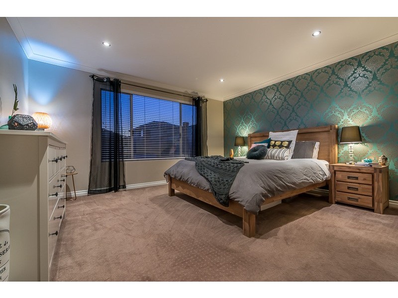 18 Bardeen Pass, Carramar WA 6031