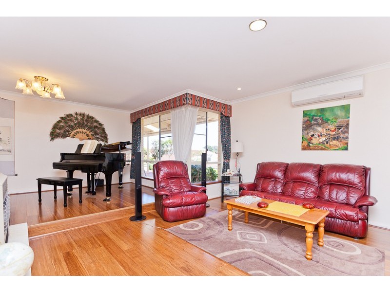 12 St Johns Wood Boulevard, Mount Claremont WA 6010