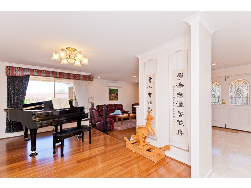 12 St Johns Wood Boulevard, Mount Claremont WA 6010