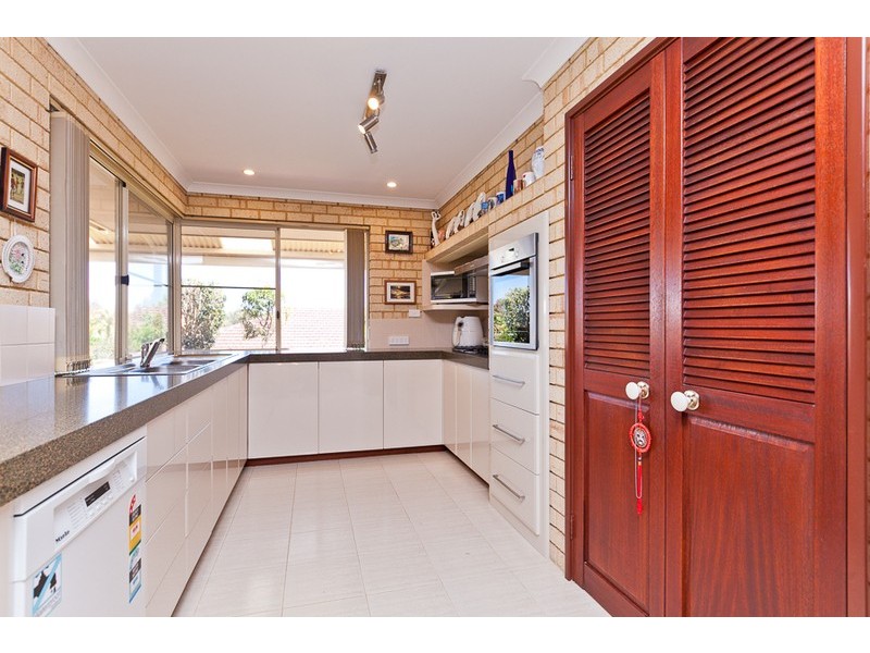 12 St Johns Wood Boulevard, Mount Claremont WA 6010