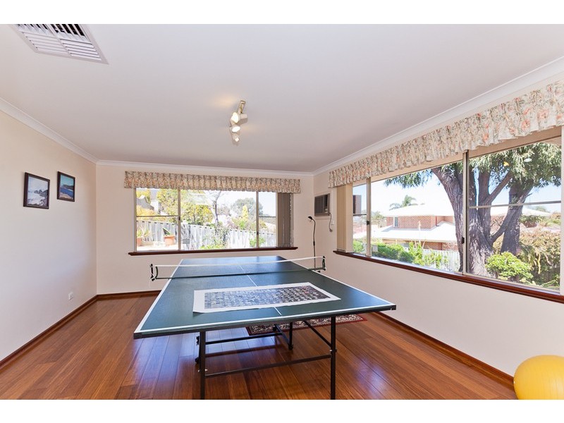 12 St Johns Wood Boulevard, Mount Claremont WA 6010