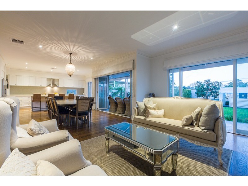 77 Rosewood Avenue, Woodlands WA 6018