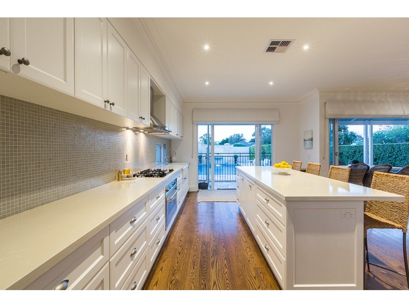 77 Rosewood Avenue, Woodlands WA 6018