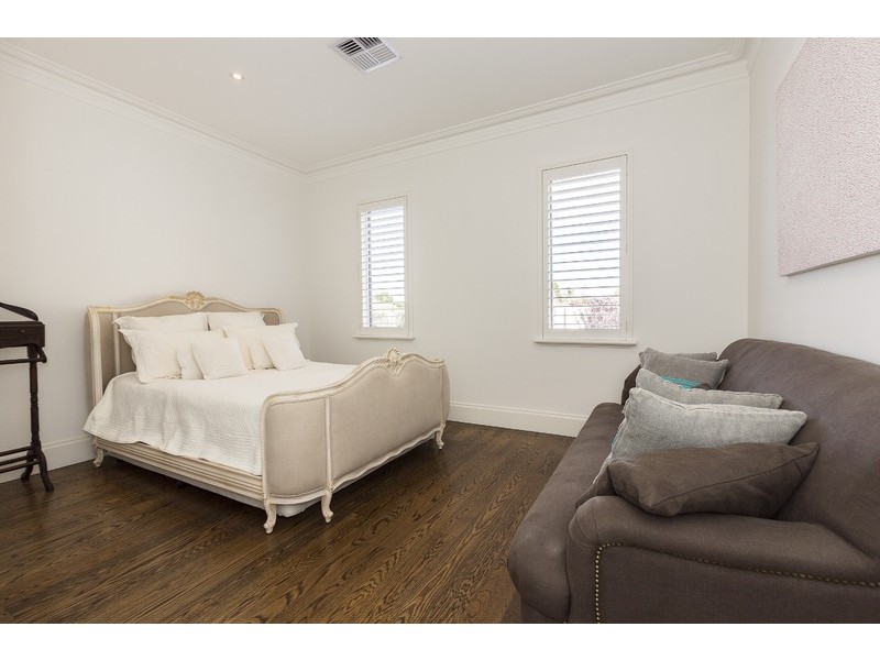 77 Rosewood Avenue, Woodlands WA 6018