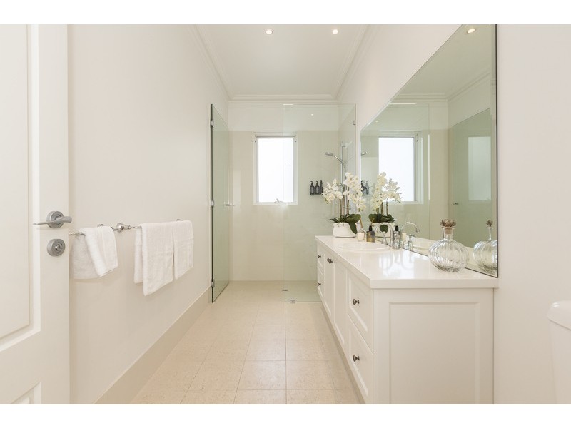 77 Rosewood Avenue, Woodlands WA 6018