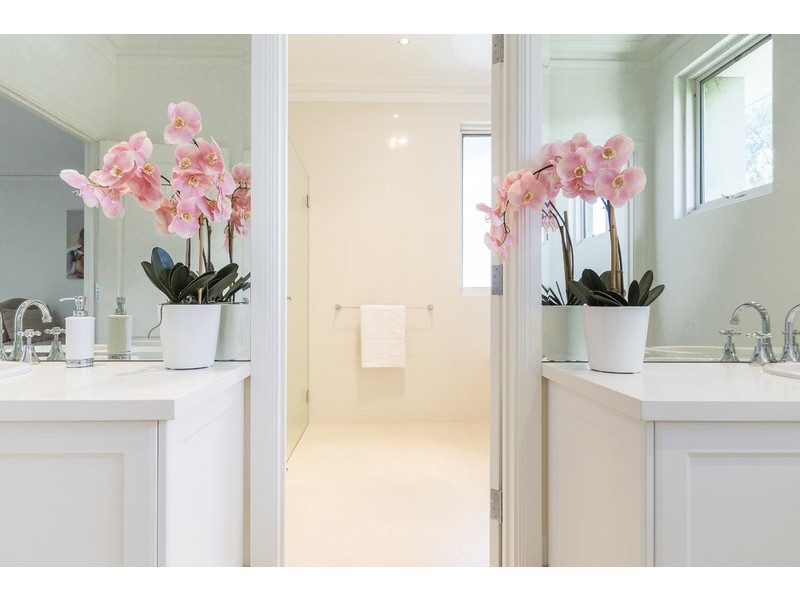 77 Rosewood Avenue, Woodlands WA 6018