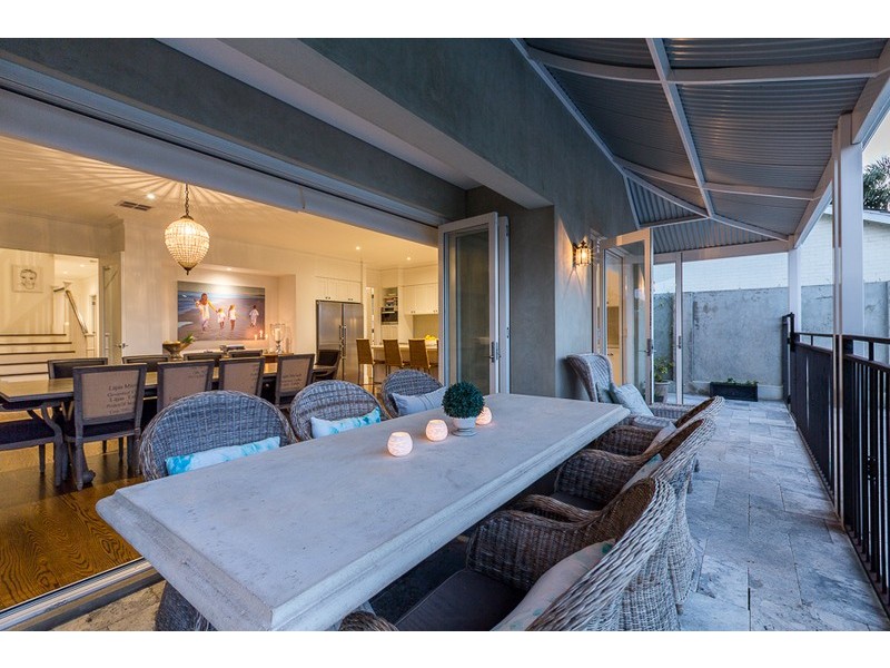 77 Rosewood Avenue, Woodlands WA 6018