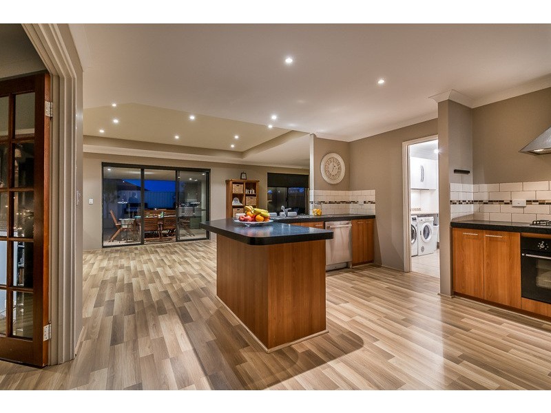 14 Bonita Way, Tapping WA 6065