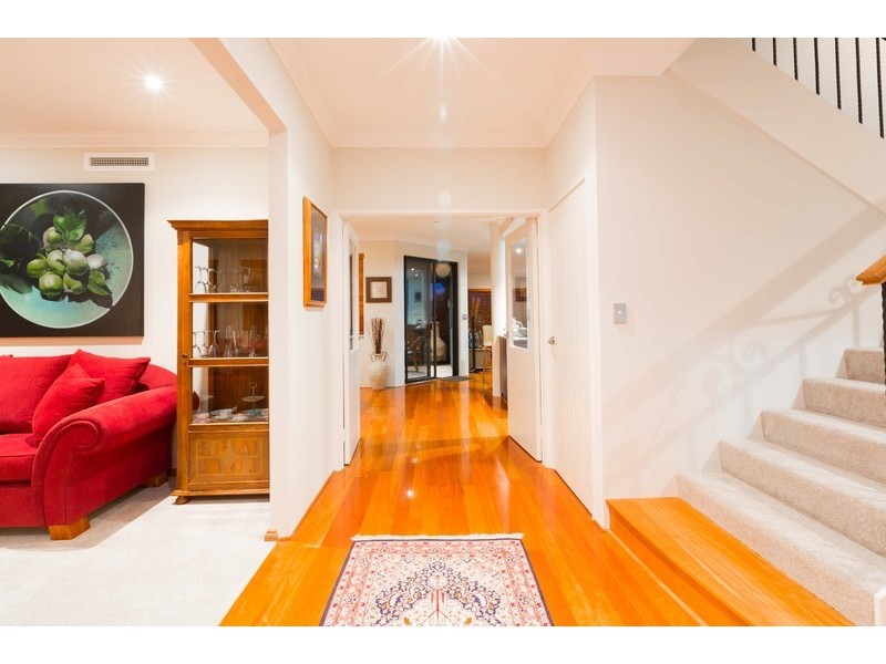 8 Blenheim Lane, Mount Claremont WA 6010