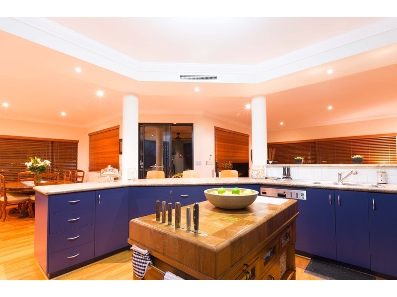 8 Blenheim Lane, Mount Claremont WA 6010