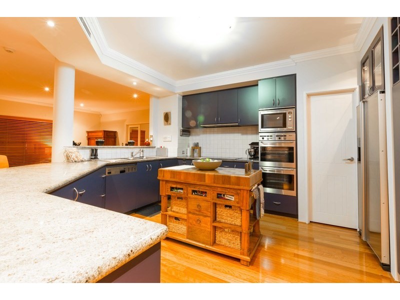 8 Blenheim Lane, Mount Claremont WA 6010