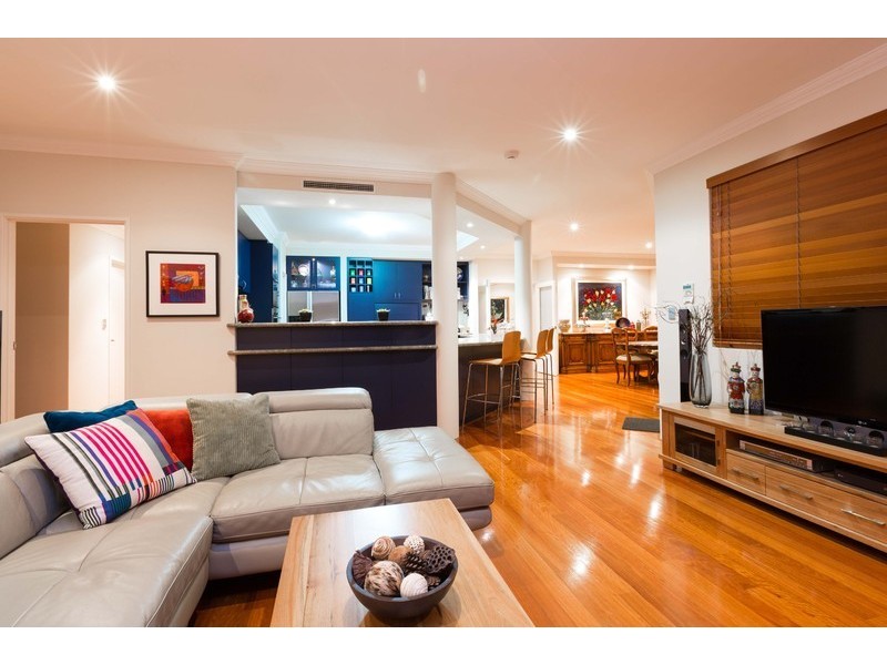 8 Blenheim Lane, Mount Claremont WA 6010