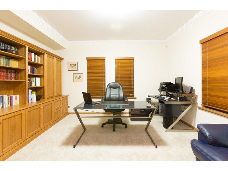 8 Blenheim Lane, Mount Claremont WA 6010