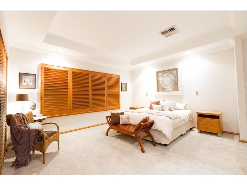 8 Blenheim Lane, Mount Claremont WA 6010