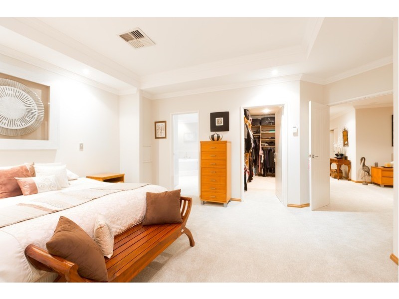 8 Blenheim Lane, Mount Claremont WA 6010