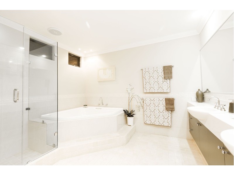 8 Blenheim Lane, Mount Claremont WA 6010