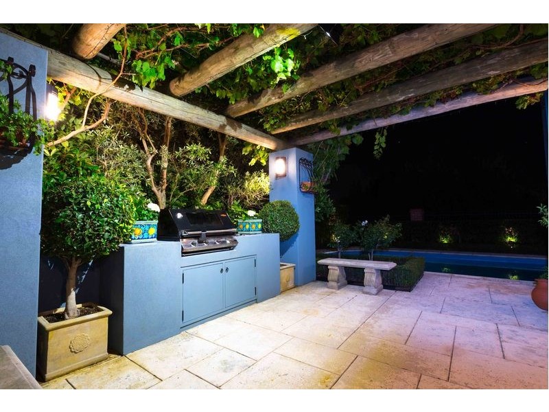 8 Blenheim Lane, Mount Claremont WA 6010