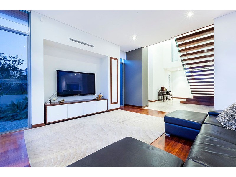 20 Osborne Parade, Claremont WA 6010