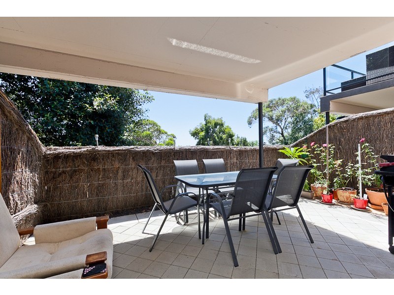 2/288 Ravenscar Street, Doubleview WA 6018