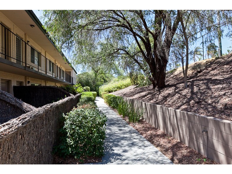 2/288 Ravenscar Street, Doubleview WA 6018