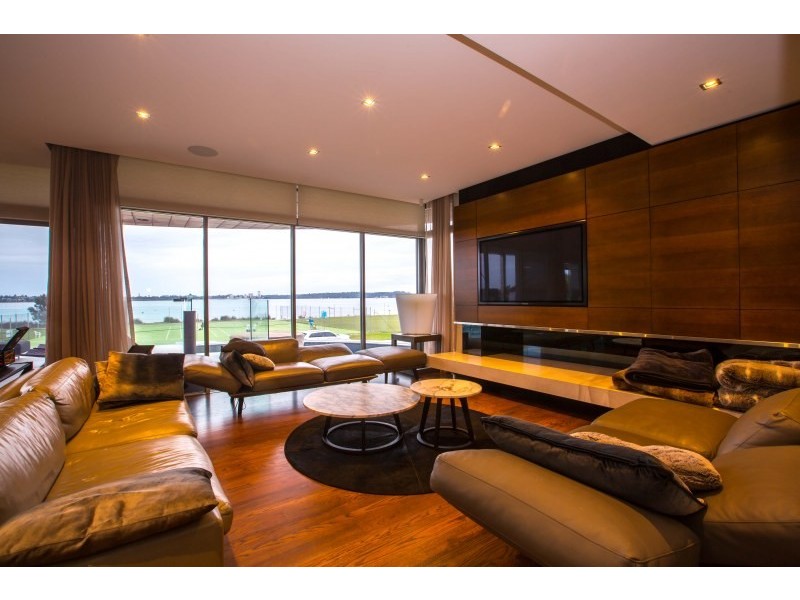 29 The Strand, Applecross WA 6153