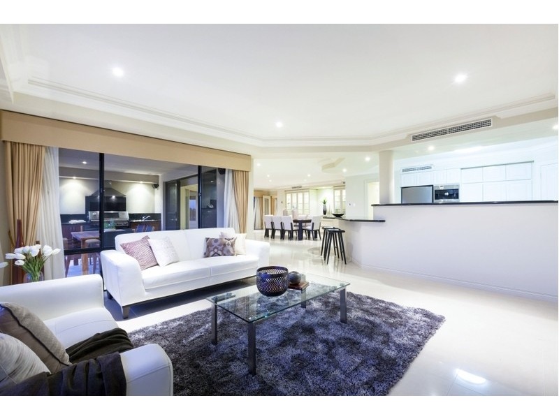 10 Hutchinson Avenue, Mosman Park WA 6012