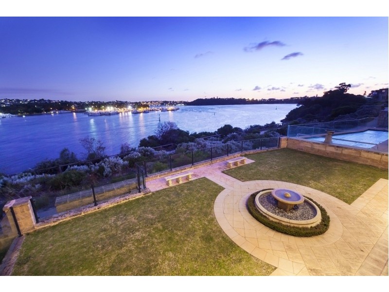 10 Hutchinson Avenue, Mosman Park WA 6012