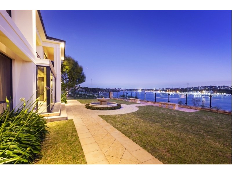 10 Hutchinson Avenue, Mosman Park WA 6012