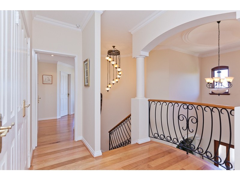 5 Waugh Street, Mount Pleasant WA 6153