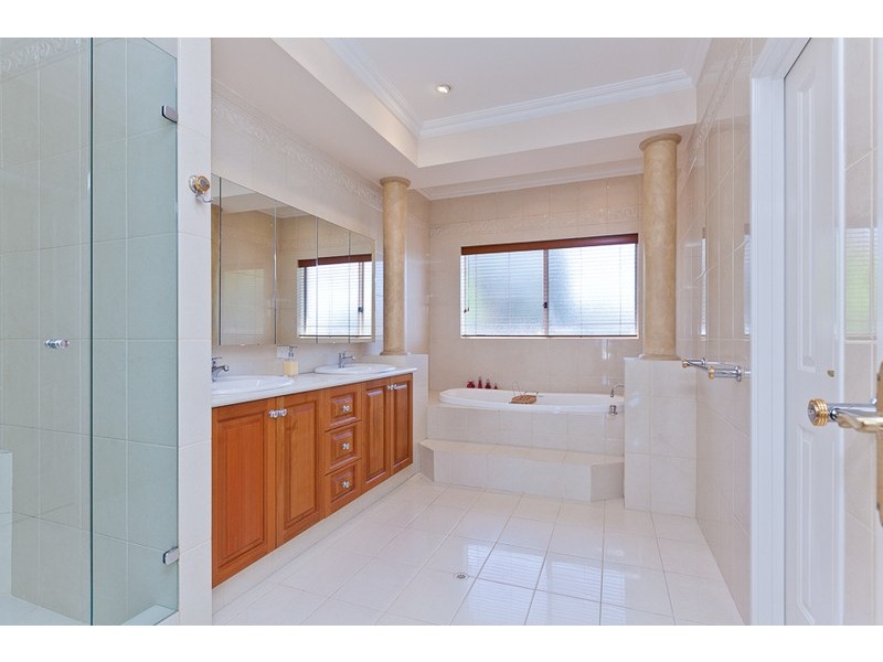 5 Waugh Street, Mount Pleasant WA 6153