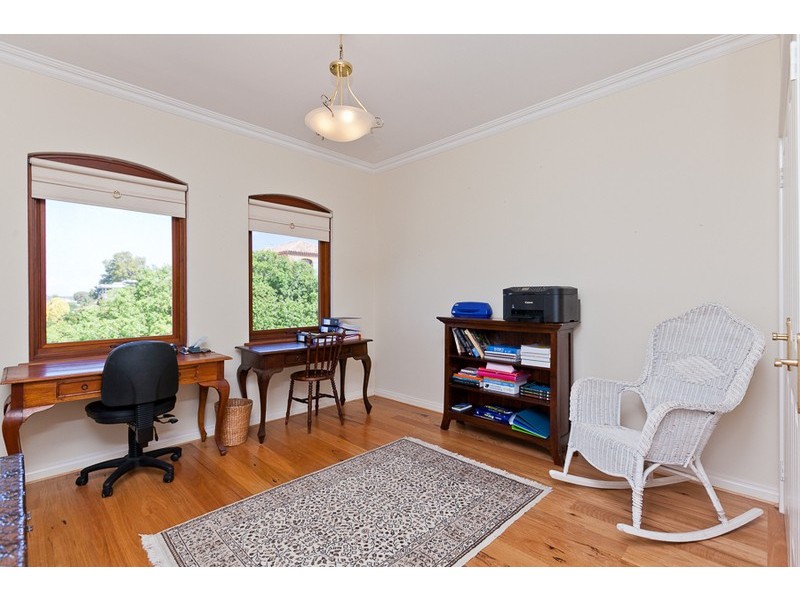 5 Waugh Street, Mount Pleasant WA 6153