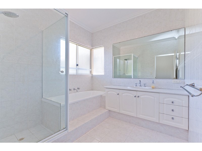 5 Waugh Street, Mount Pleasant WA 6153