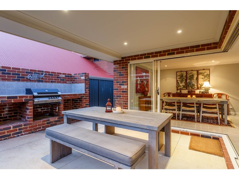 6 Barrow Court, Mount Claremont WA 6010