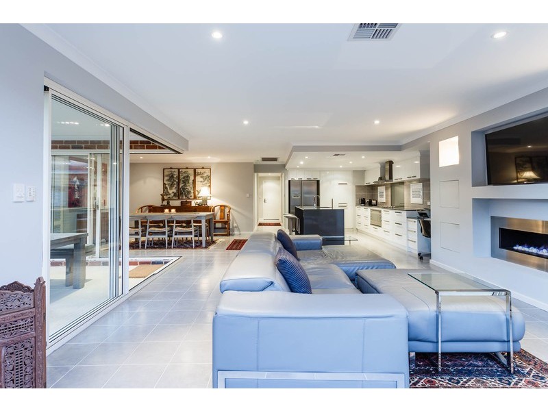 6 Barrow Court, Mount Claremont WA 6010