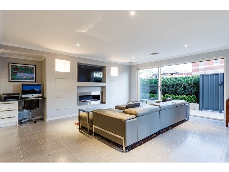 6 Barrow Court, Mount Claremont WA 6010