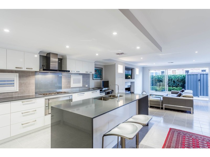 6 Barrow Court, Mount Claremont WA 6010