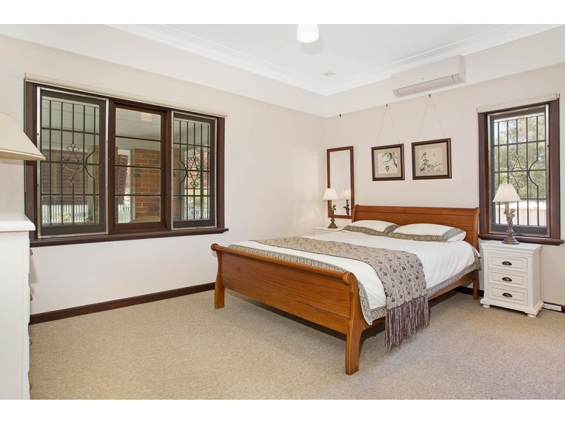 6 Lonnie Street, Daglish WA 6008