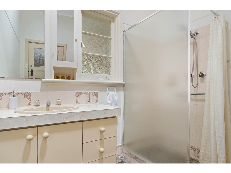 6 Lonnie Street, Daglish WA 6008