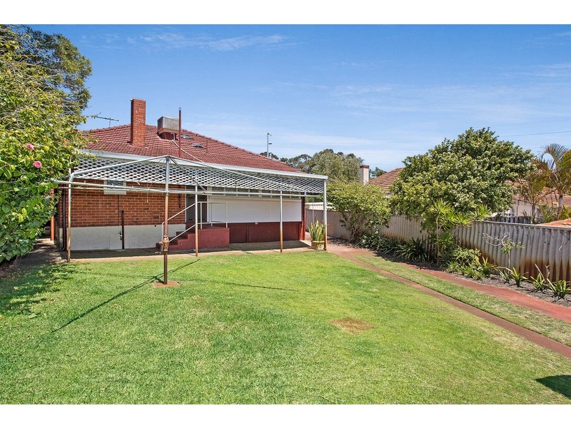 6 Lonnie Street, Daglish WA 6008