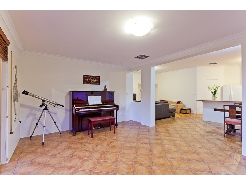 124 Empire Avenue, Wembley Downs WA 6019