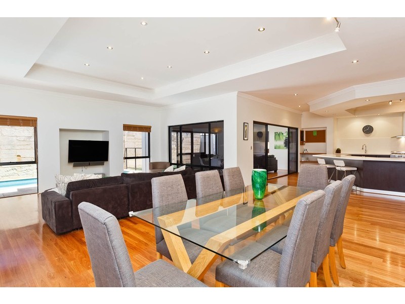 7 Knight Street, Wembley Downs WA 6019