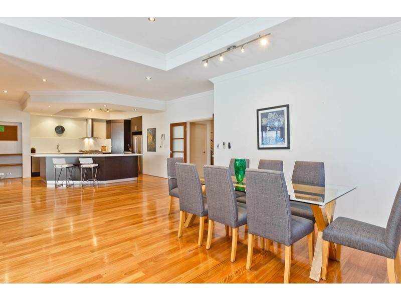 7 Knight Street, Wembley Downs WA 6019