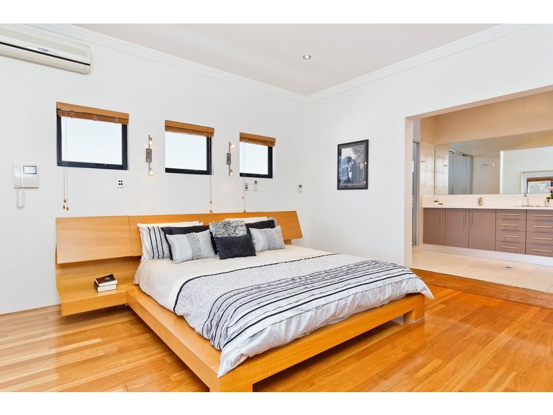 7 Knight Street, Wembley Downs WA 6019