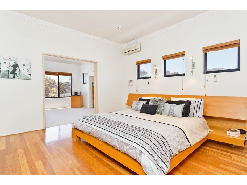 7 Knight Street, Wembley Downs WA 6019