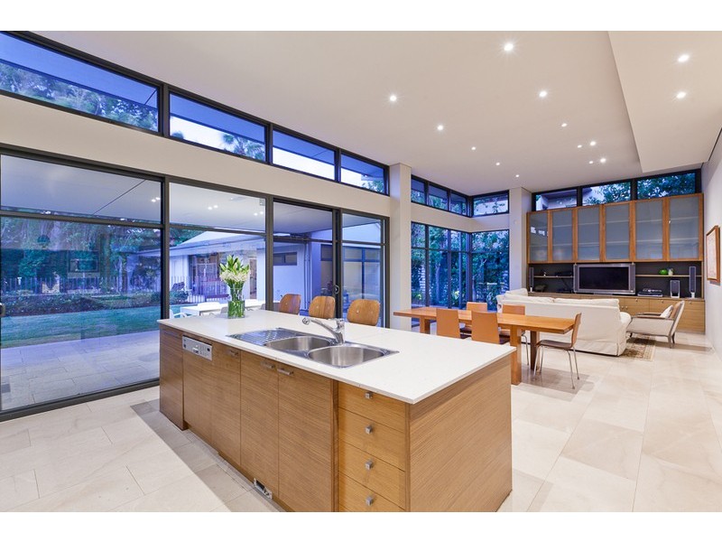 35 Jutland Parade, Dalkeith WA 6009